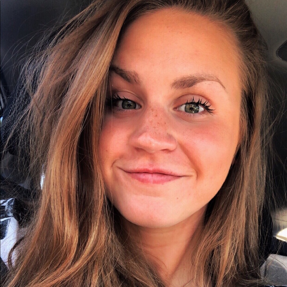 Meet your Posher, Leah